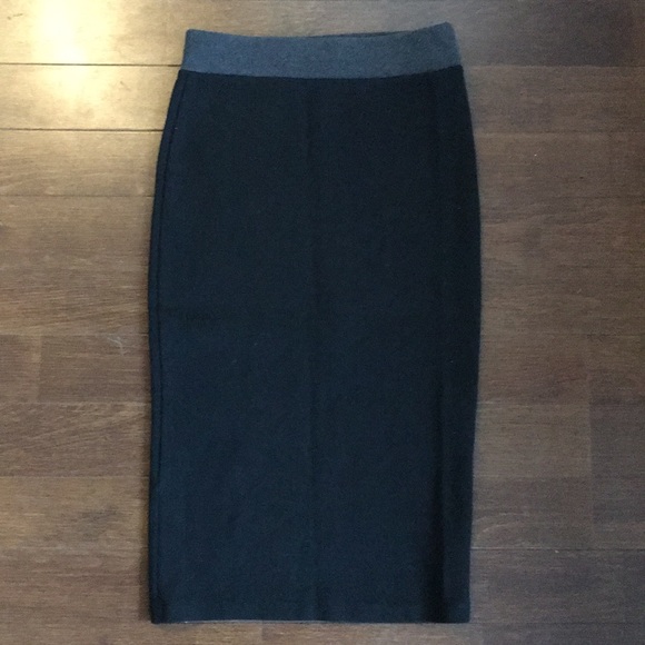 Zara Black Midi Pencil Skirt - Picture 2 of 4